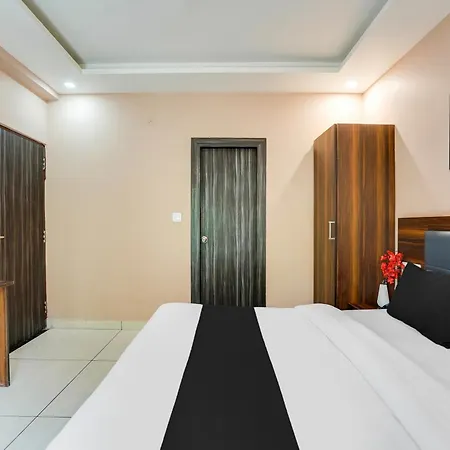 Super Townhouse Tapovan Exterior photo