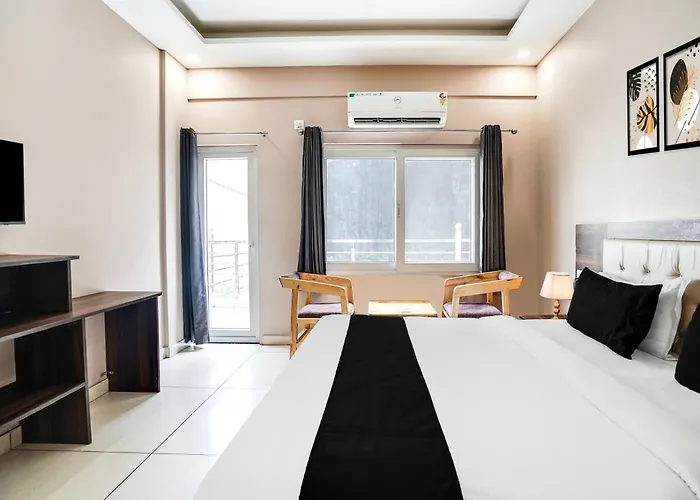 Super Townhouse Tapovan